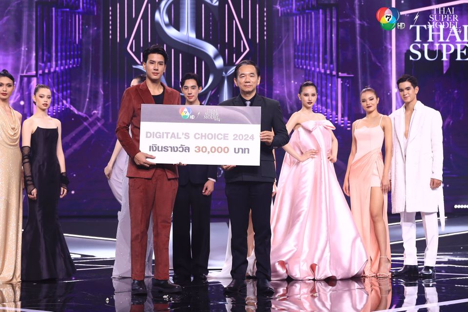 ภาพบรรยากาศแสดงความยินดีกับ ภีมพัฒน์ เจริญสงวนพงษ์ TSM 24 คว้าตำแหน่ง DIGITAL&amp;#039;S CHOICE