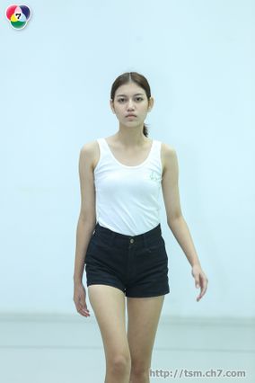 TSM 2013 : ฝึกเดินแบบชุดราตรียาว