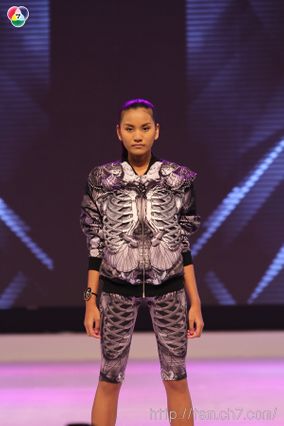 สาวน้อยวัย 17 ปี“เมลดา สุศรี”คว้าตำแหน่งไทยซูเปอร์โมเดลคอนเทสต์ 2013  พร้อมควบ 2 ตำแหน่งรางวัลพิเศษ