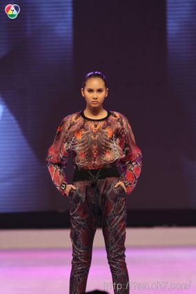 สาวน้อยวัย 17 ปี“เมลดา สุศรี”คว้าตำแหน่งไทยซูเปอร์โมเดลคอนเทสต์ 2013  พร้อมควบ 2 ตำแหน่งรางวัลพิเศษ