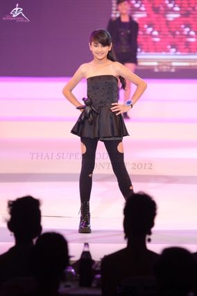 “วริศรา ยู” สาววัย 15 พกความมั่นใจ คว้า “ไทยซูเปอร์โมเดล 2012 พร้อมควบ 2 ตำแหน่งพิเศษ