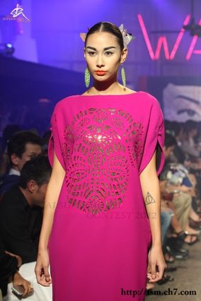 เดินแฟชั่นโชว์งาน Tube Gallery S/S 13, Chin : Unmarked