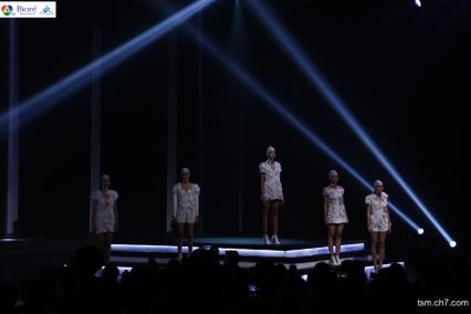 "เนย-ปภาดา กลิ่นสุมาลย์” สาวมั่นจากรั้วธรรมศาสตร์ พกความมั่นใจคว้า “ไทยซูเปอร์โมเดล 2015"