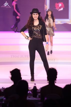 “วริศรา ยู” สาววัย 15 พกความมั่นใจ คว้า “ไทยซูเปอร์โมเดล 2012 พร้อมควบ 2 ตำแหน่งพิเศษ