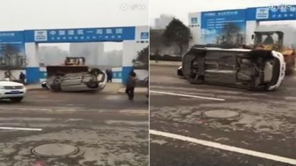 ว่อนเน็ต! คลิปแก้เผ็ดรถจอดขวางทางเข้าพื้นที่ก่อสร้าง โดนรถแทรกเตอร์อัดเละ