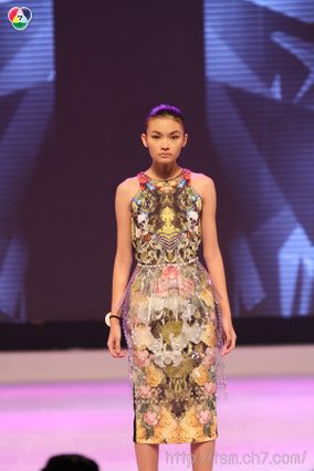 สาวน้อยวัย 17 ปี“เมลดา สุศรี”คว้าตำแหน่งไทยซูเปอร์โมเดลคอนเทสต์ 2013  พร้อมควบ 2 ตำแหน่งรางวัลพิเศษ