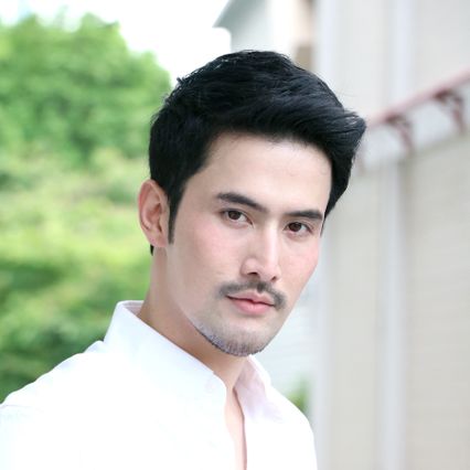 ธีร์ วณิชนันทธาดา