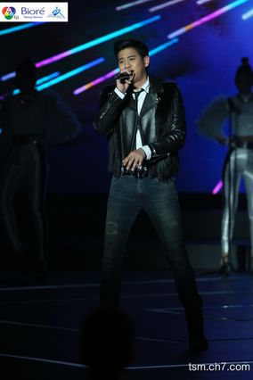 "เนย-ปภาดา กลิ่นสุมาลย์” สาวมั่นจากรั้วธรรมศาสตร์ พกความมั่นใจคว้า “ไทยซูเปอร์โมเดล 2015"