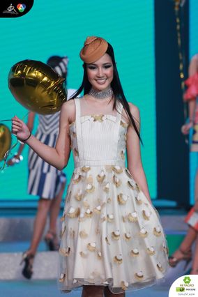 ใบหม่อน - กิตติยา จิตรภักดี ออร่าเจิด คว้าตำแหน่ง ไทยซูเปอร์โมเดล 2016