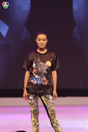 สาวน้อยวัย 17 ปี“เมลดา สุศรี”คว้าตำแหน่งไทยซูเปอร์โมเดลคอนเทสต์ 2013  พร้อมควบ 2 ตำแหน่งรางวัลพิเศษ