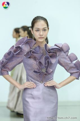 TSM 2013 : ฝึกเดินแบบชุดราตรียาว