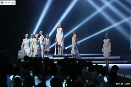 "เนย-ปภาดา กลิ่นสุมาลย์” สาวมั่นจากรั้วธรรมศาสตร์ พกความมั่นใจคว้า “ไทยซูเปอร์โมเดล 2015"