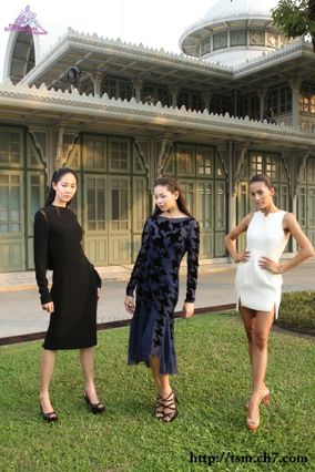 เดินแฟชั่นโชว์งานเปิดตัวนิตยสาร Numero Thailand