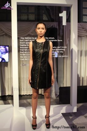 เดินแฟชั่นโชว์งานเปิดตัวนิตยสาร Numero Thailand