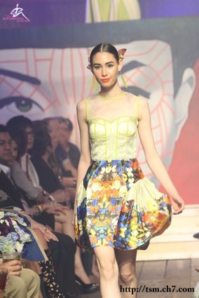 เดินแฟชั่นโชว์งาน Tube Gallery S/S 13, Chin : Unmarked