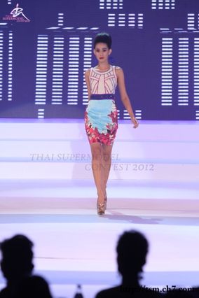 “วริศรา ยู” สาววัย 15 พกความมั่นใจ คว้า “ไทยซูเปอร์โมเดล 2012 พร้อมควบ 2 ตำแหน่งพิเศษ