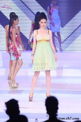 “วริศรา ยู” สาววัย 15 พกความมั่นใจ คว้า “ไทยซูเปอร์โมเดล 2012 พร้อมควบ 2 ตำแหน่งพิเศษ