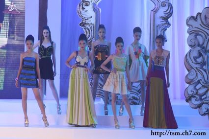 “วริศรา ยู” สาววัย 15 พกความมั่นใจ คว้า “ไทยซูเปอร์โมเดล 2012 พร้อมควบ 2 ตำแหน่งพิเศษ