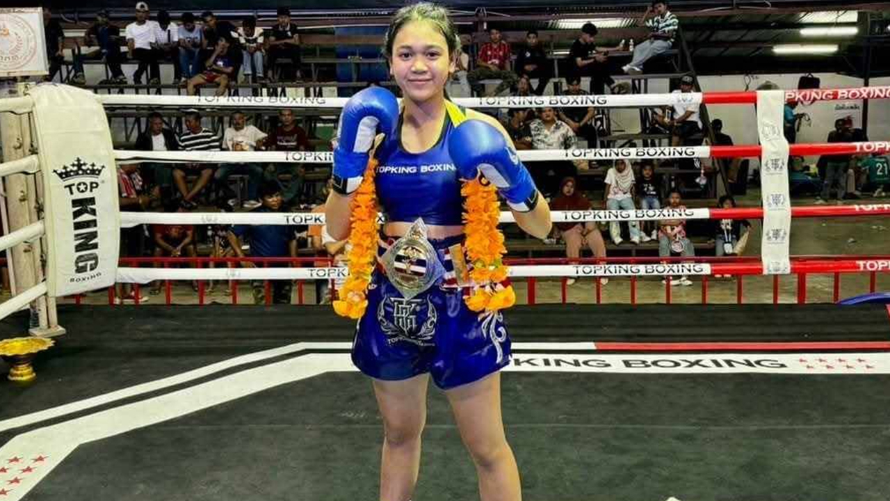 ONE ลุมพินี : พลอยชมพู พียู.ผ้าใบ ไม่คาดคิดได้เปิดตัวศึก ONE ลุมพินี ในวัยเพียง 16 ปี